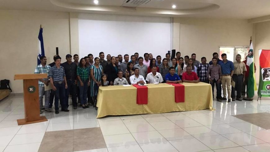 39 JOVENES GRADÚA EL IHCAFE